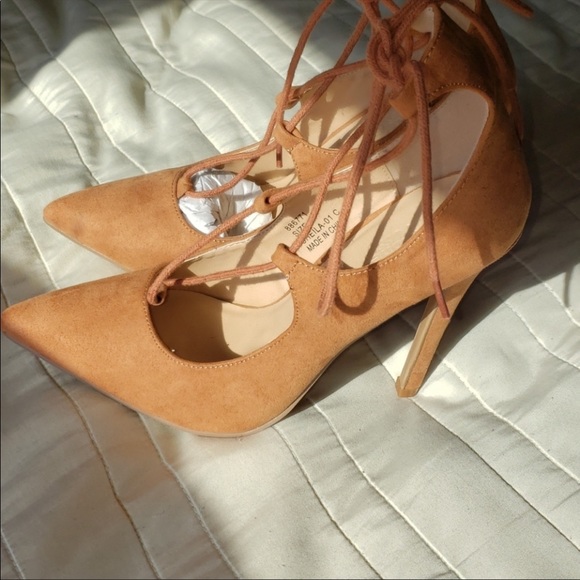 Shoes - Pointed heel toes